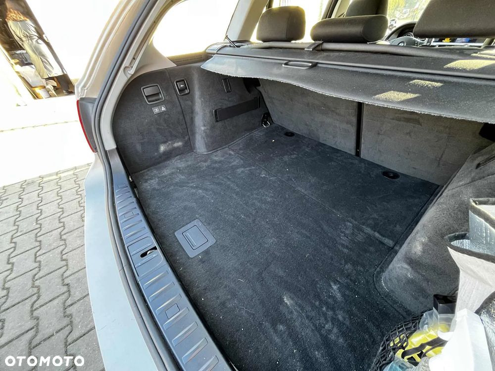 BMW Seria 3 318d - 12
