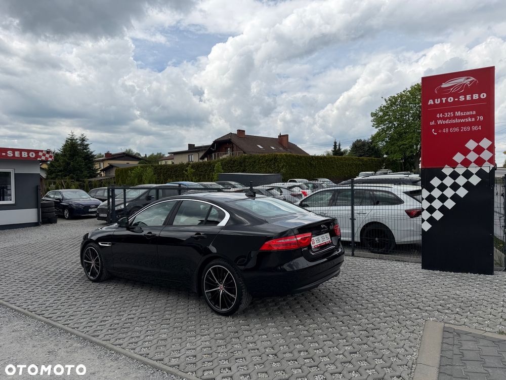 Jaguar XE 20t Prestige - 8