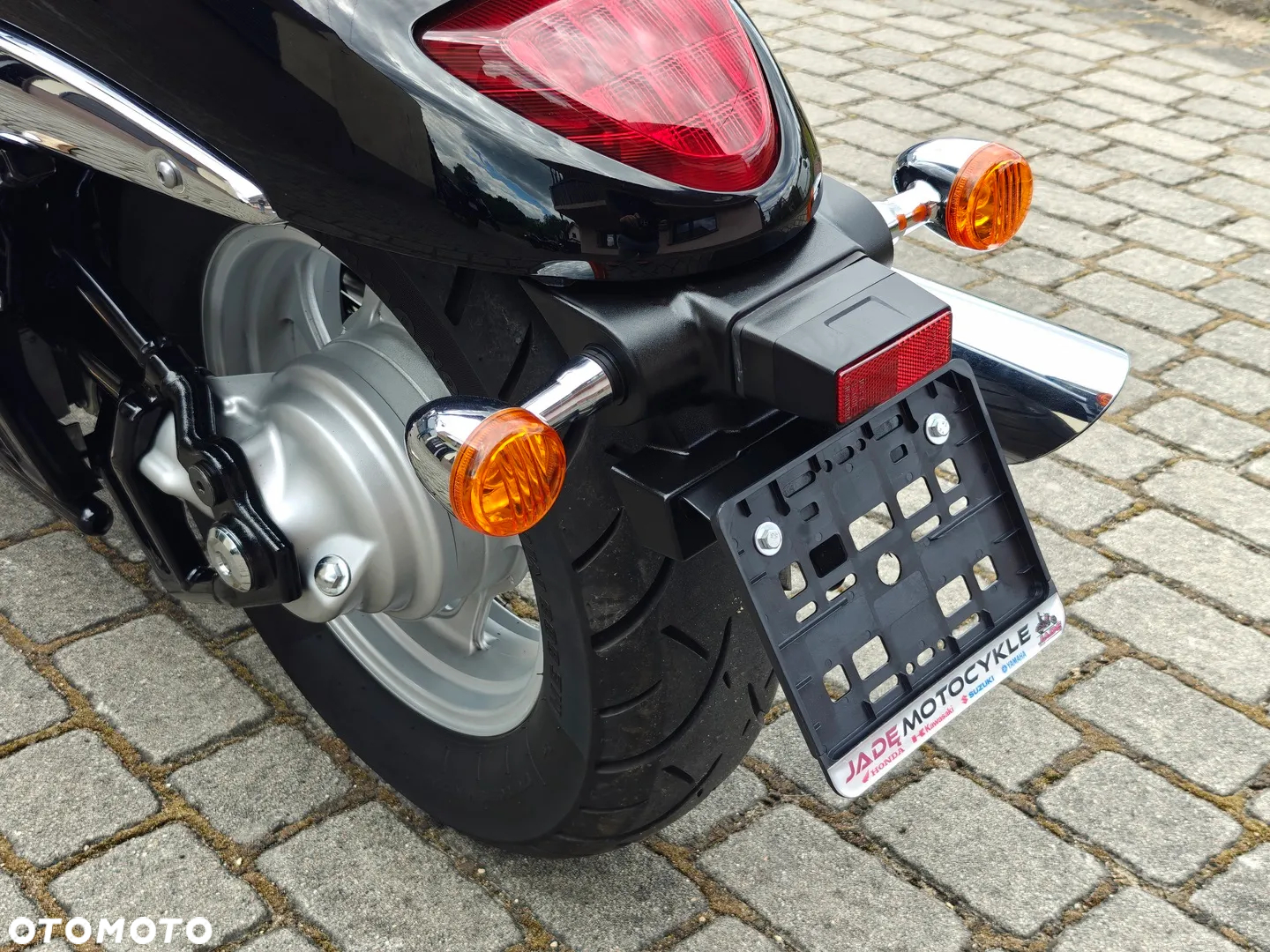 Suzuki Intruder - 18