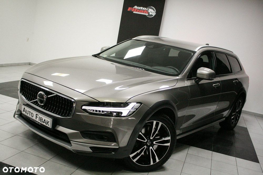 Volvo V90 Cross Country - 4