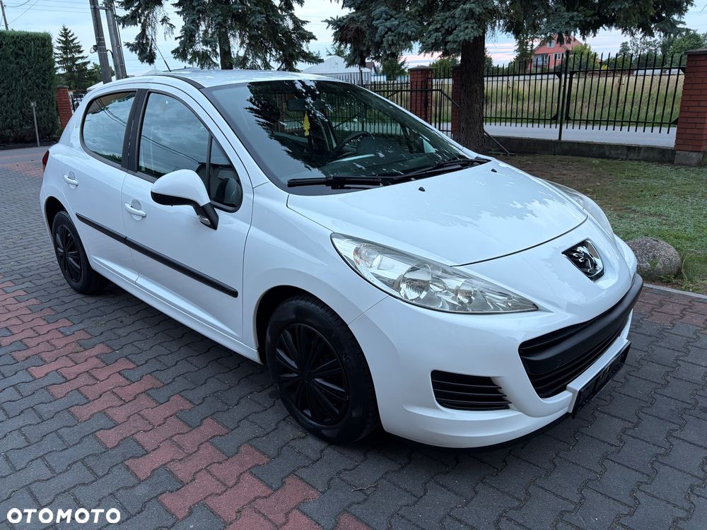 Peugeot 207 75 Millesim 200 - 18