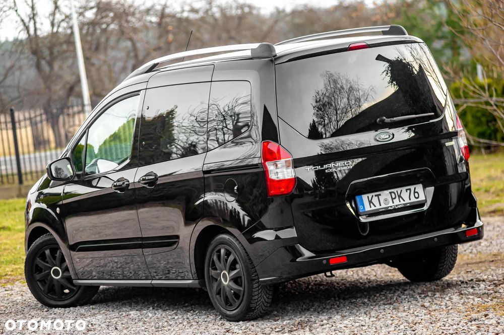 Ford Tourneo Courier 1.0 EcoBoost S&S Titanium - 9