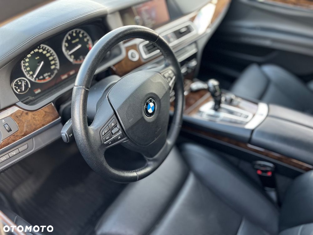 BMW Seria 7 760Li - 17