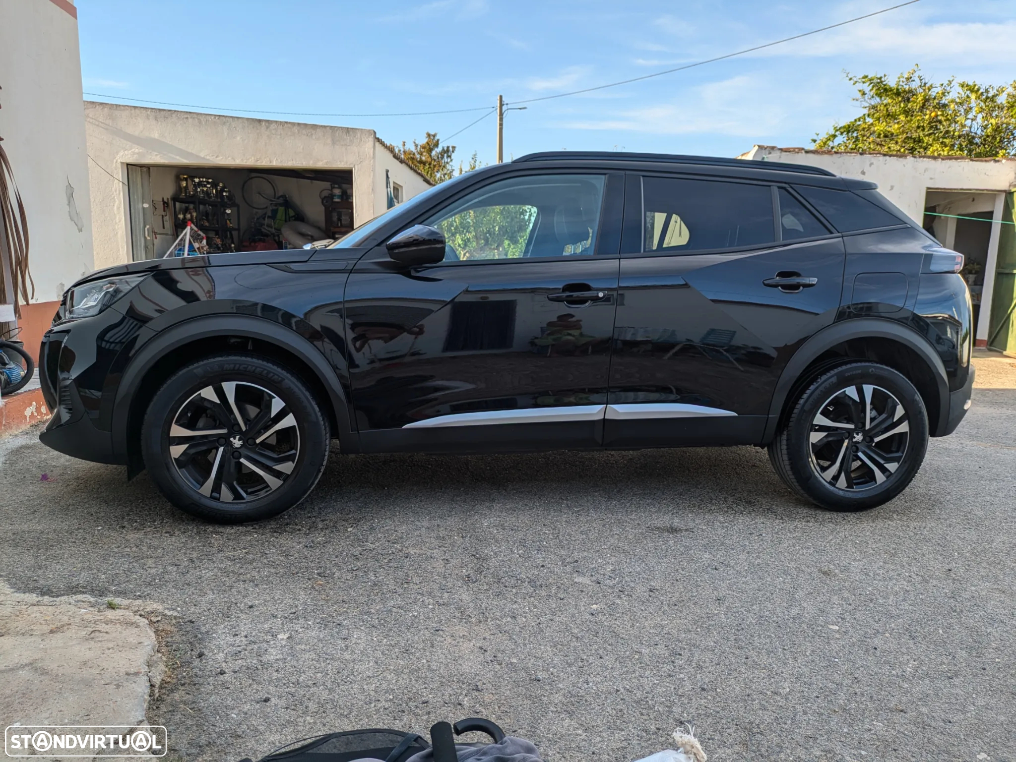 Peugeot 2008 1.2 PureTech Allure - 2