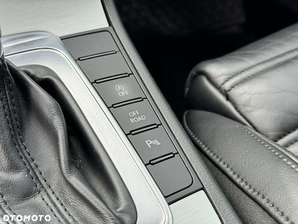 Volkswagen Passat Alltrack - 25