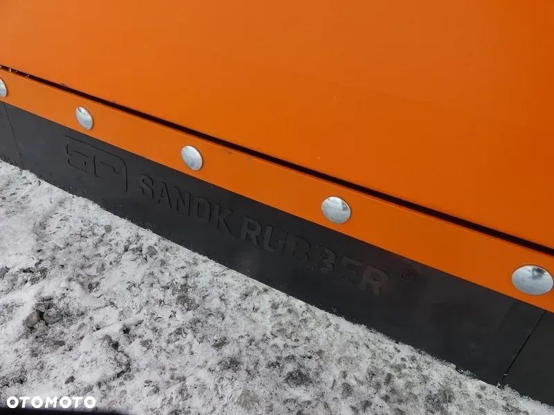 Pług do odśnieżania do ładowarki - 6