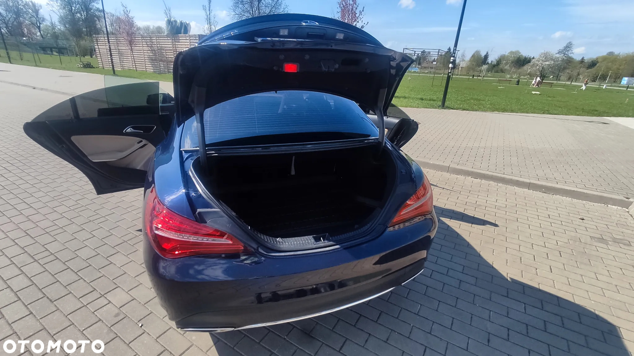 Mercedes-Benz CLA 250 7G-DCT - 17