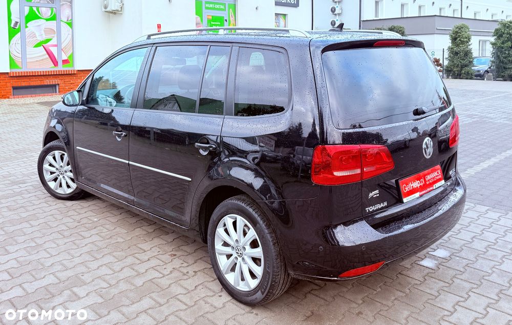 Volkswagen Touran - 17