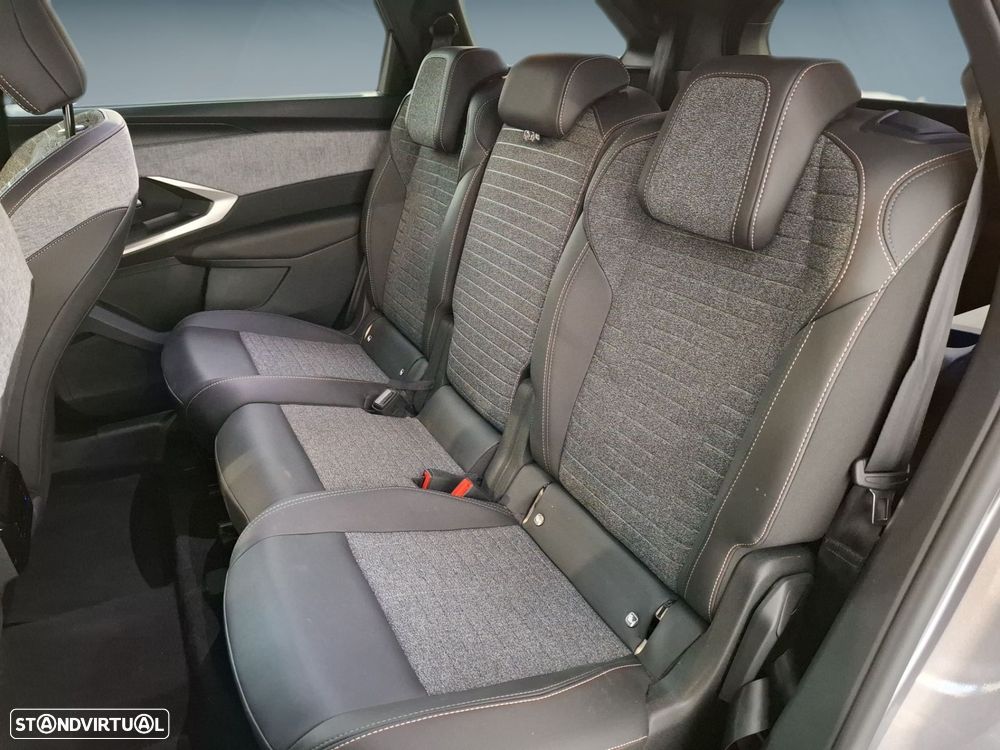 Peugeot 5008 1.2 Hybrid Allure e-DCS6 - 12