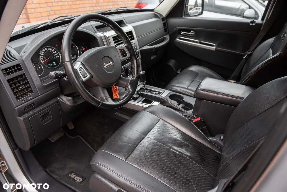 Jeep Cherokee 3.7L Limited - 15