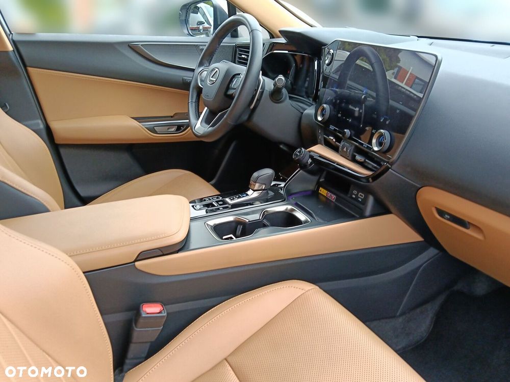 Lexus NX 350h Omotenashi AWD - 10