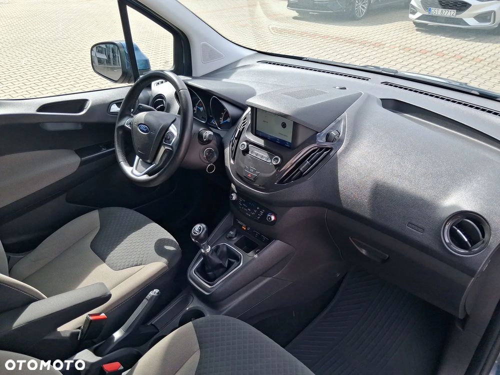 Ford Tourneo Courier 1.5 TDCi Titanium - 38