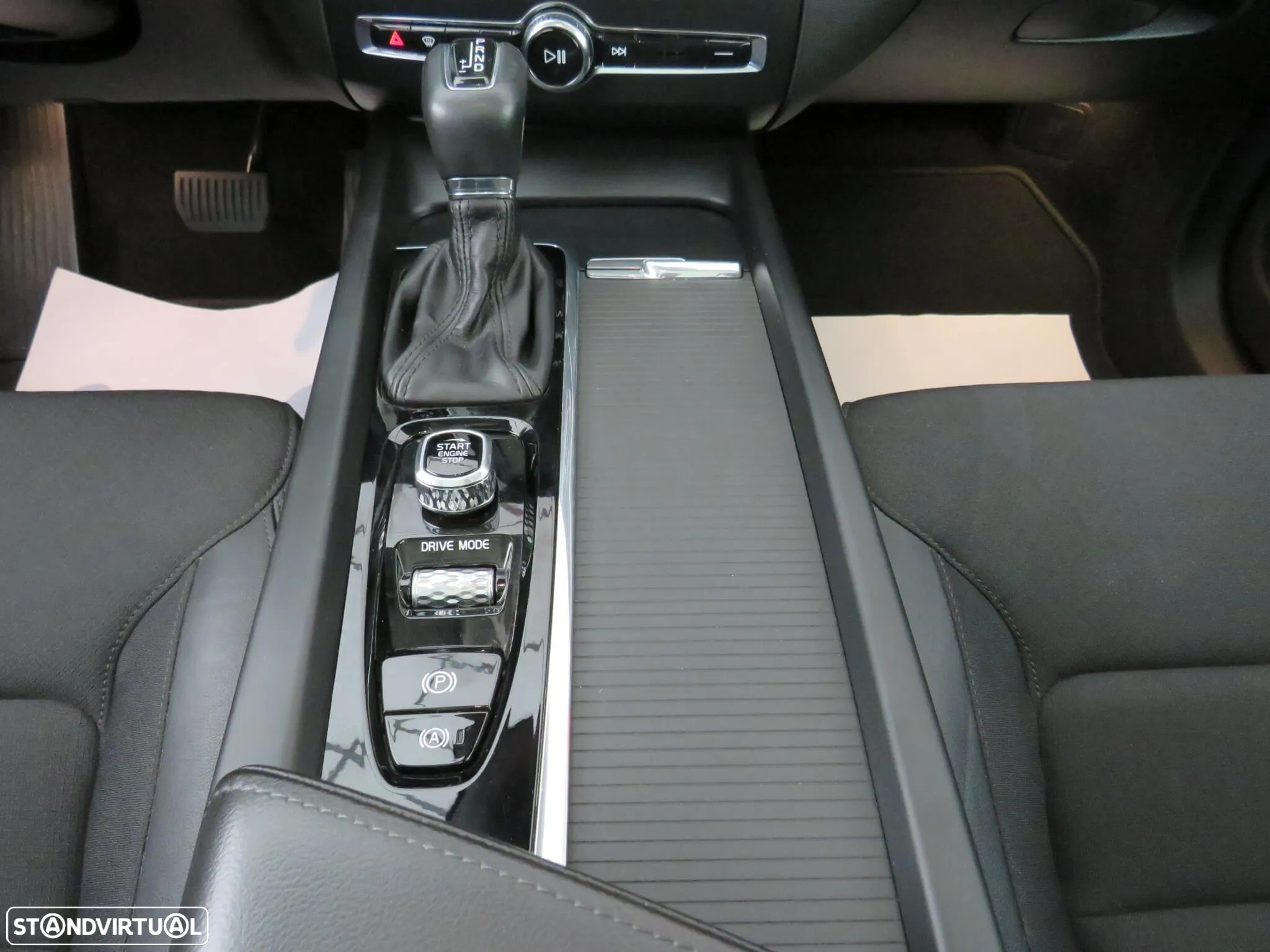Volvo XC 60 2.0 D4 Momentum Plus Geartronic - 37