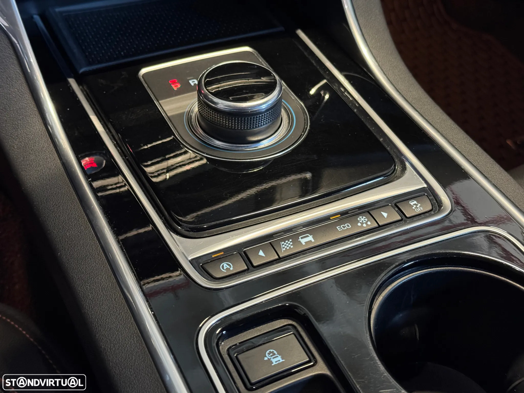 Jaguar XE 2.0 D Prestige AWD Aut. - 19
