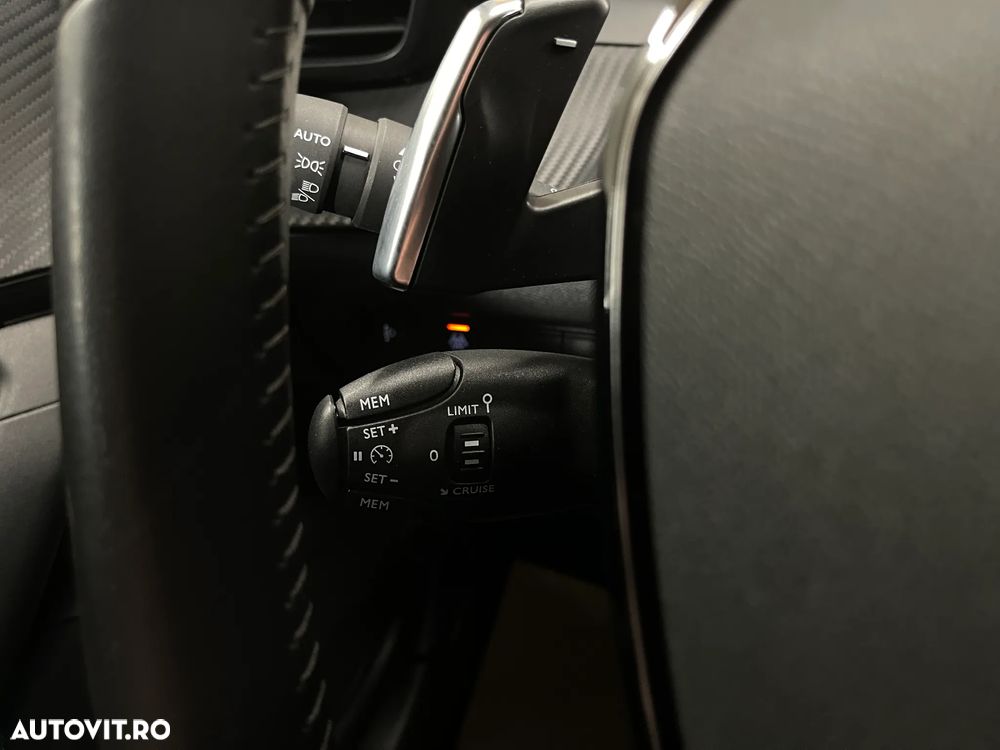 Peugeot 2008 1.5 BlueHDI 130 S&S EAT8 Allure - 23