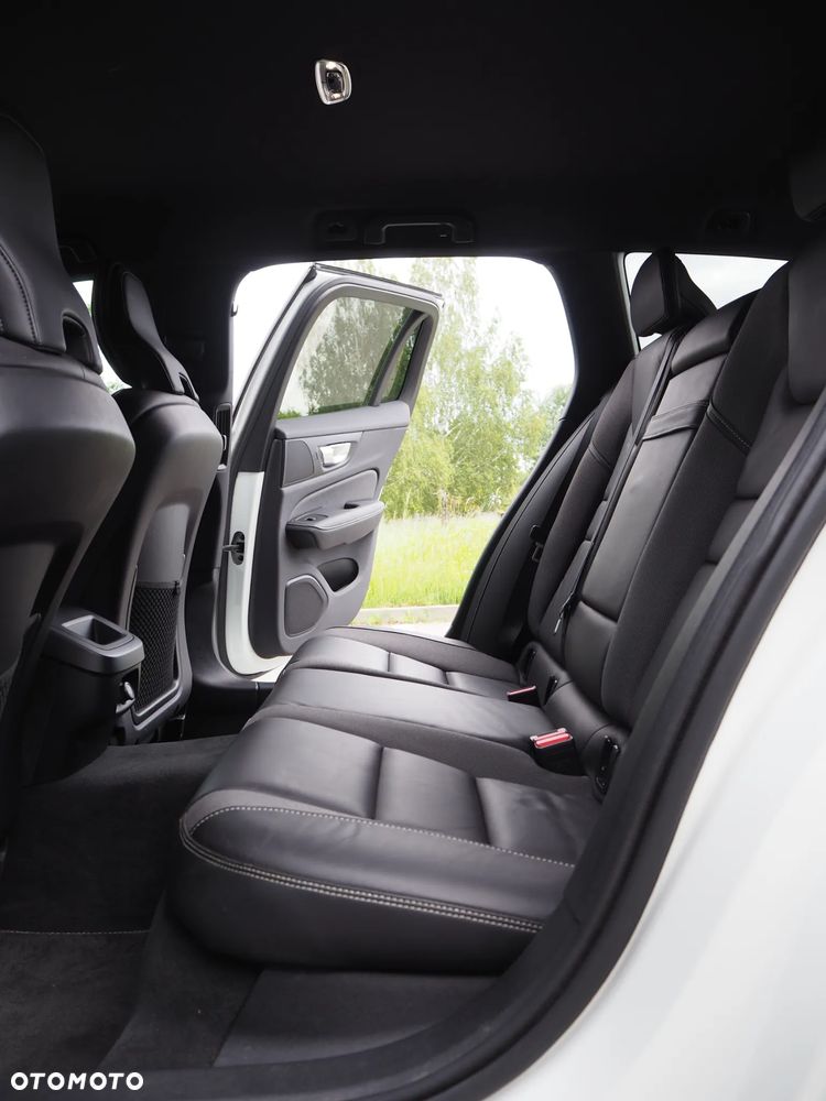 Volvo V60 T4 R-Design - 14