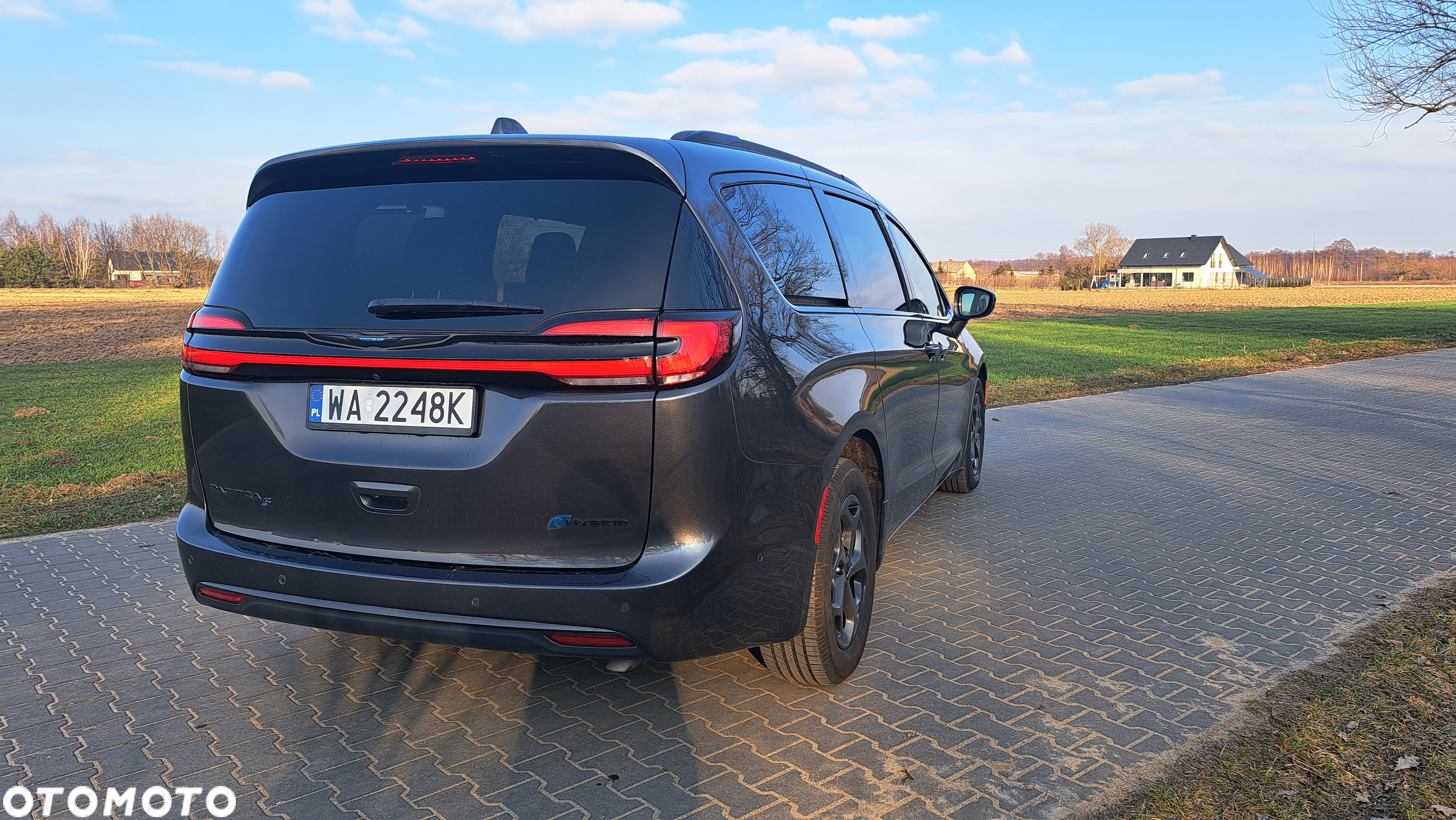 Chrysler Pacifica - 13