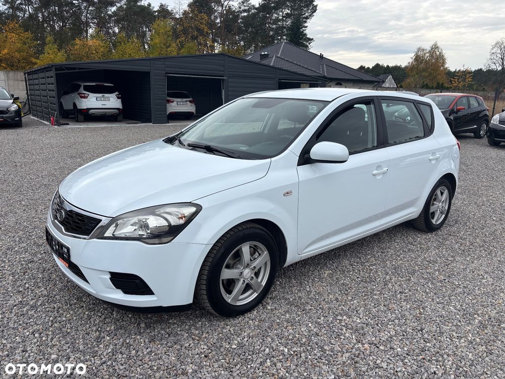 Kia Ceed 1.4 CVVT Attract - 12
