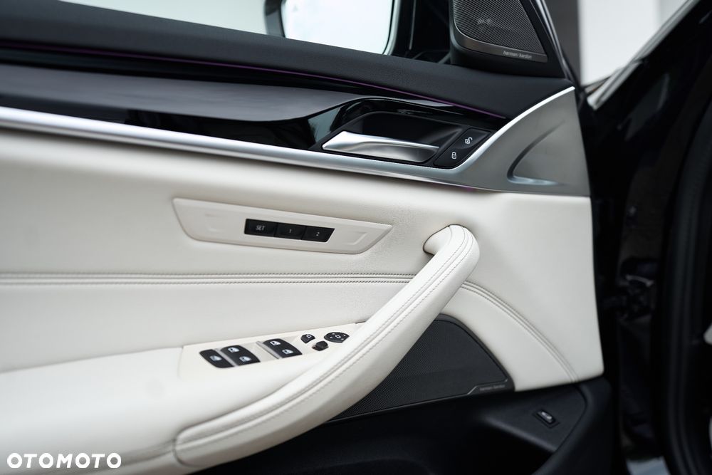 BMW Seria 5 520d xDrive MHEV M Sport sport - 22