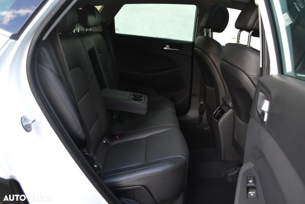 Hyundai Tucson 2.0 CRDI 4WD 6AT Premium+ - 9