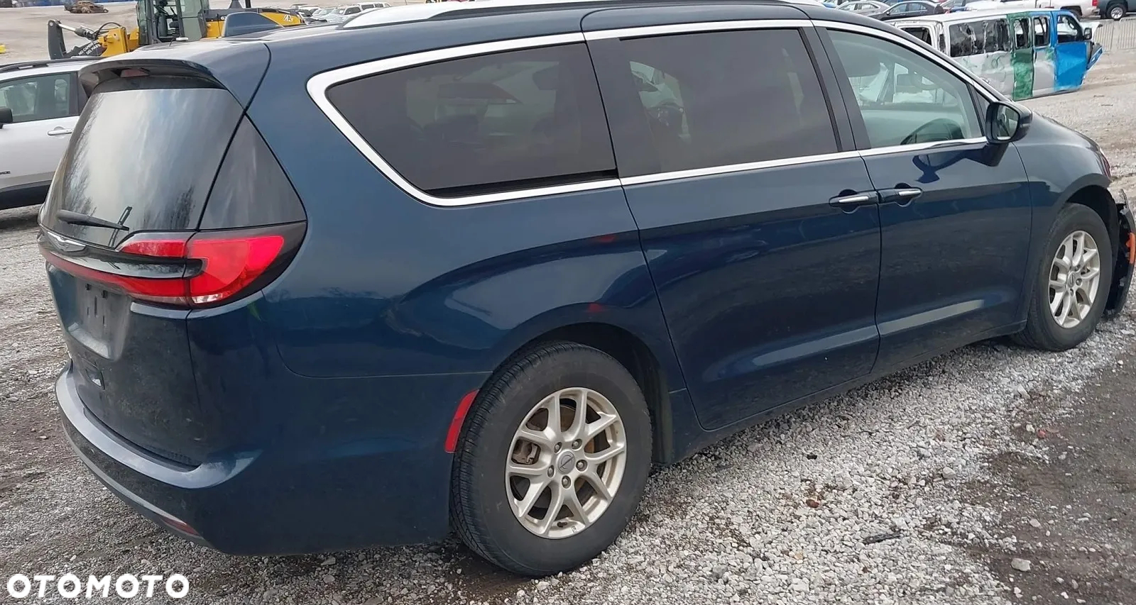 Chrysler Pacifica - 8