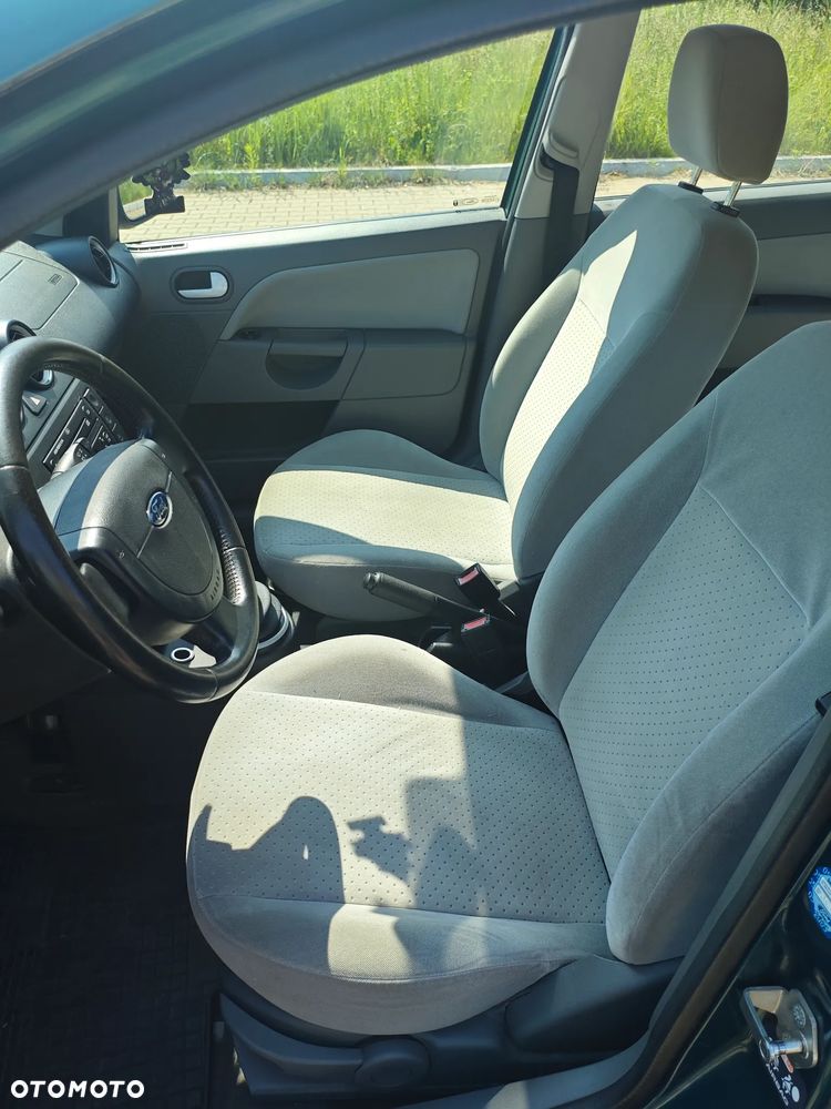 Ford Fiesta 1.3 - 6