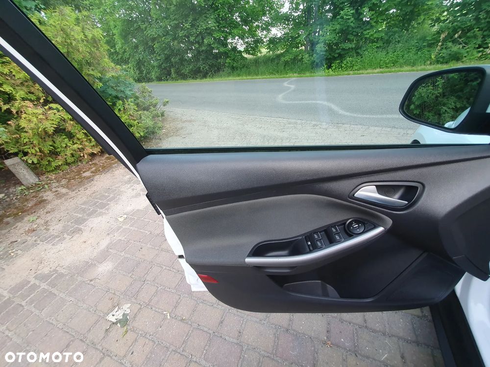 Ford Focus 1.6 Edition - 9