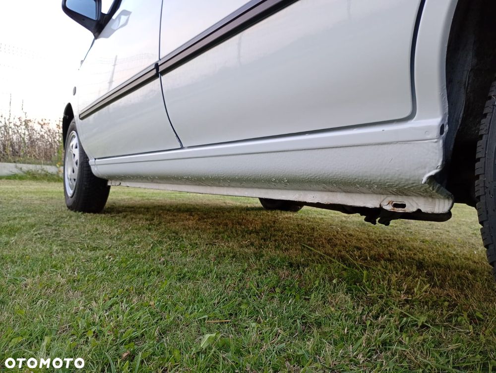 Renault Clio - 22
