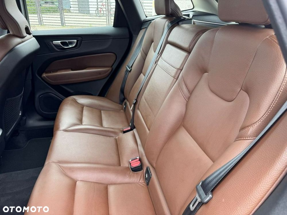 Volvo XC 60 B4 D Geartronic Momentum Pro - 18