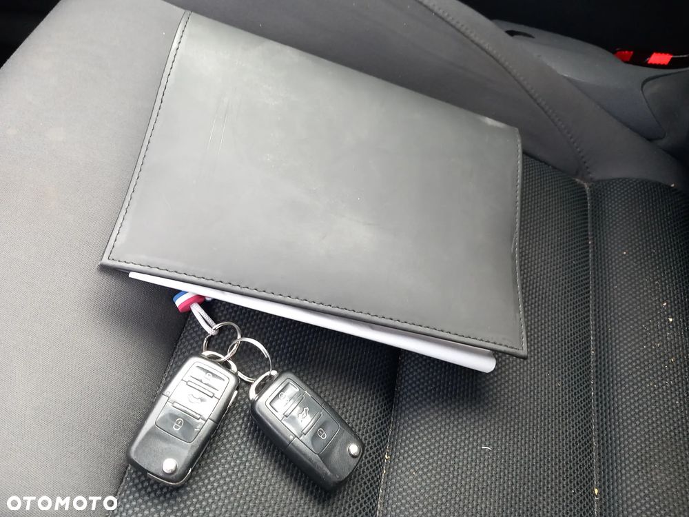 Volkswagen Golf 1.9 TDI DSG GT Sport - 27