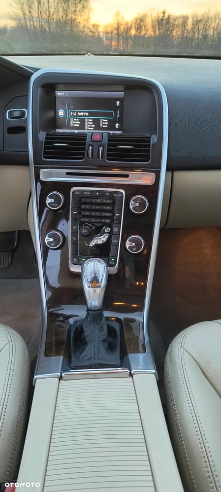 Volvo XC 60 T6 AWD Momentum - 13