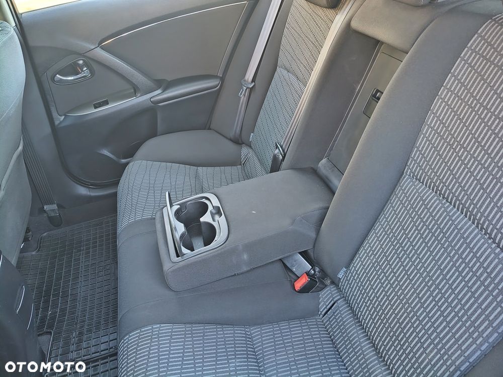 Toyota Avensis Touring Sports 1.8 Executive - 39