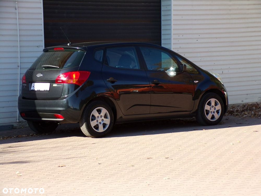 Kia Venga - 17