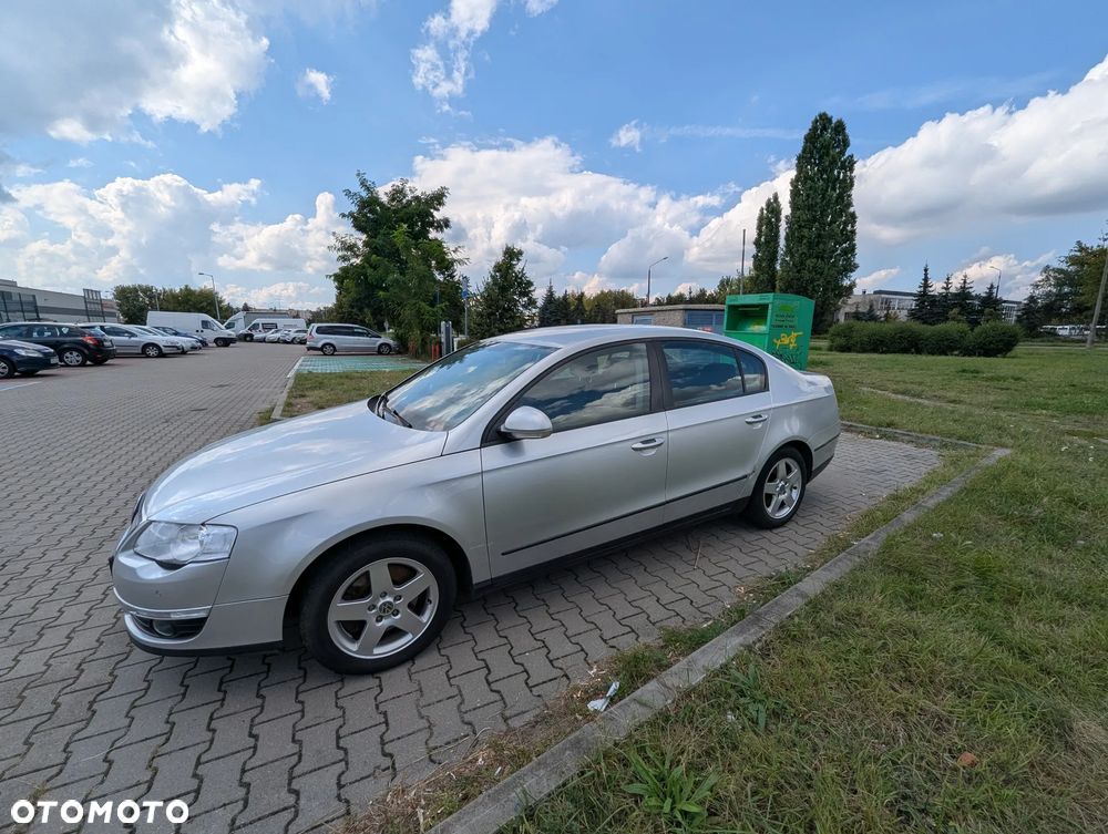 Volkswagen Passat - 12