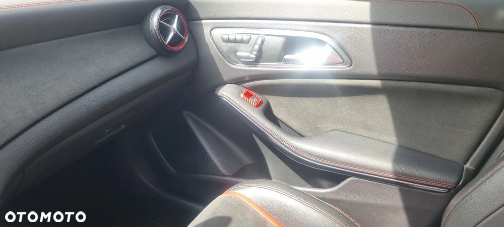 Mercedes-Benz CLA AMG 45 4Matic AMG Speedshift DCT 7G - 25