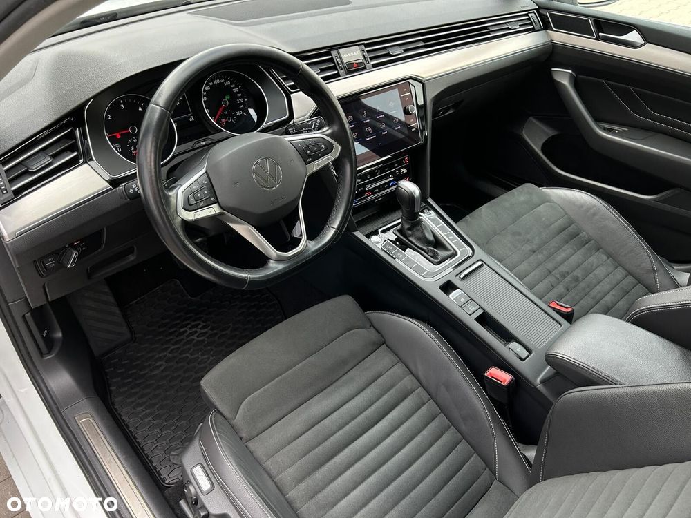 Volkswagen Passat Variant 2.0 TDI EVO Elegance DSG - 8