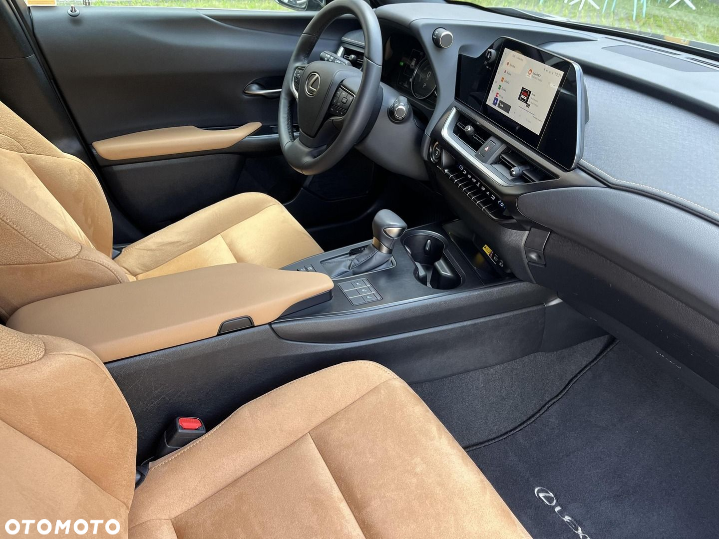 Lexus UX - 9