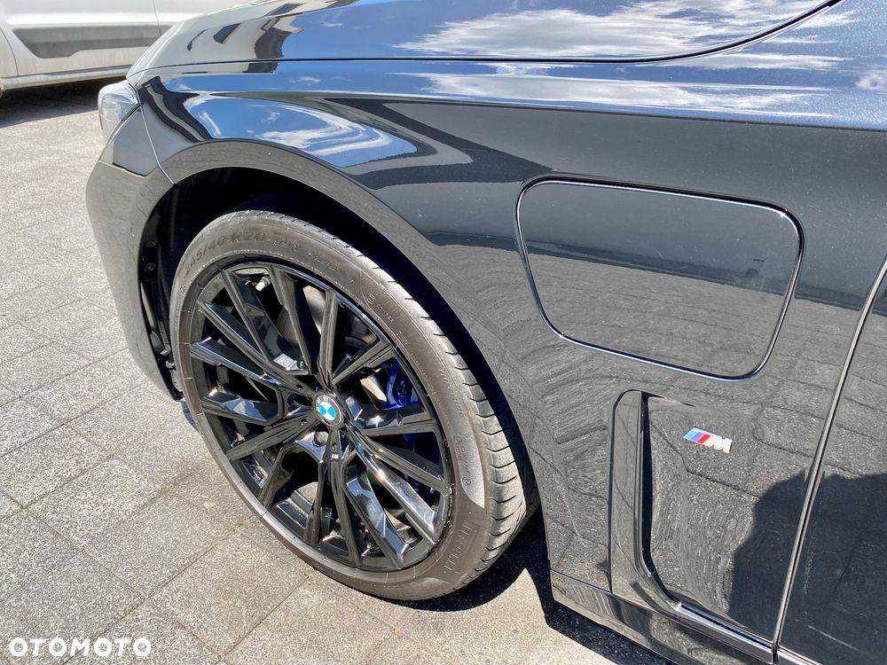 BMW Seria 7 745e sport - 18