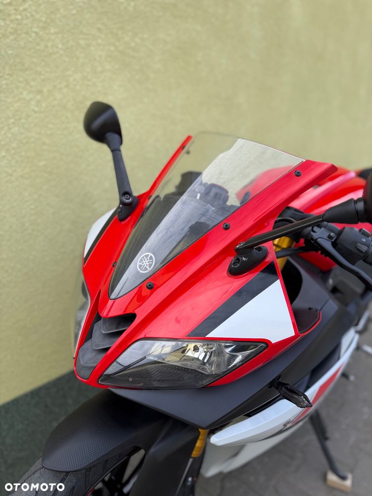 Yamaha YZF - 28