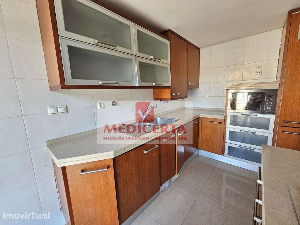 Odivelas - Olival Basto T5 (220m²) + Box - Grande imagem: 3/39