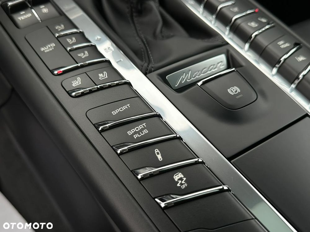 Porsche Macan Turbo PDK - 21