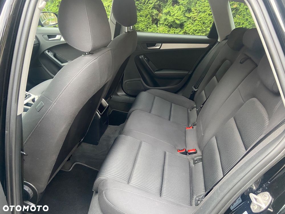 Audi A4 Avant 2.0 TDI DPF clean diesel multitronic Ambiente - 9