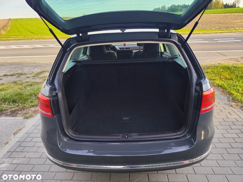 Volkswagen Passat - 36
