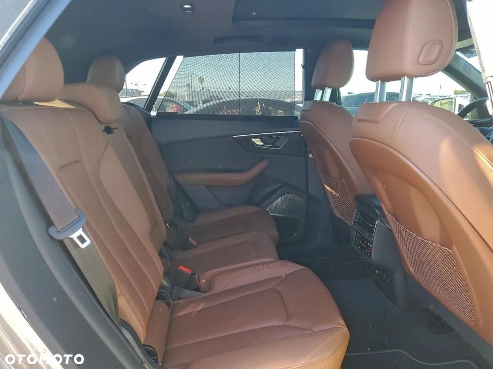 Audi Q8 - 11