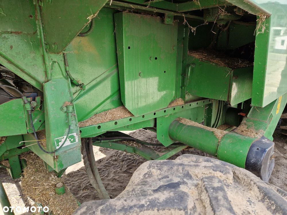 John Deere 2266 HillMaster - 9