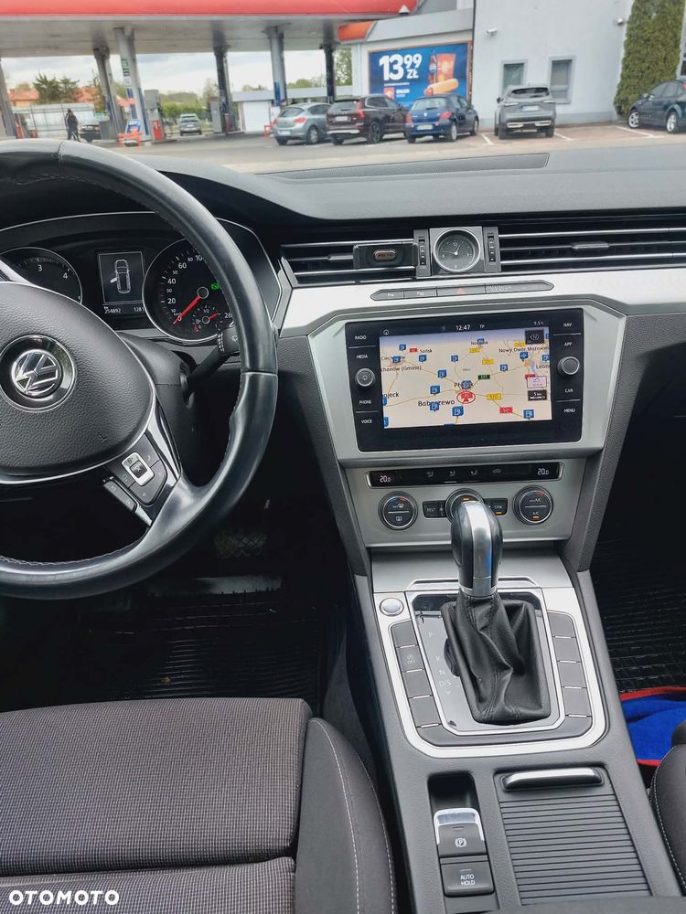 Volkswagen Passat - 2
