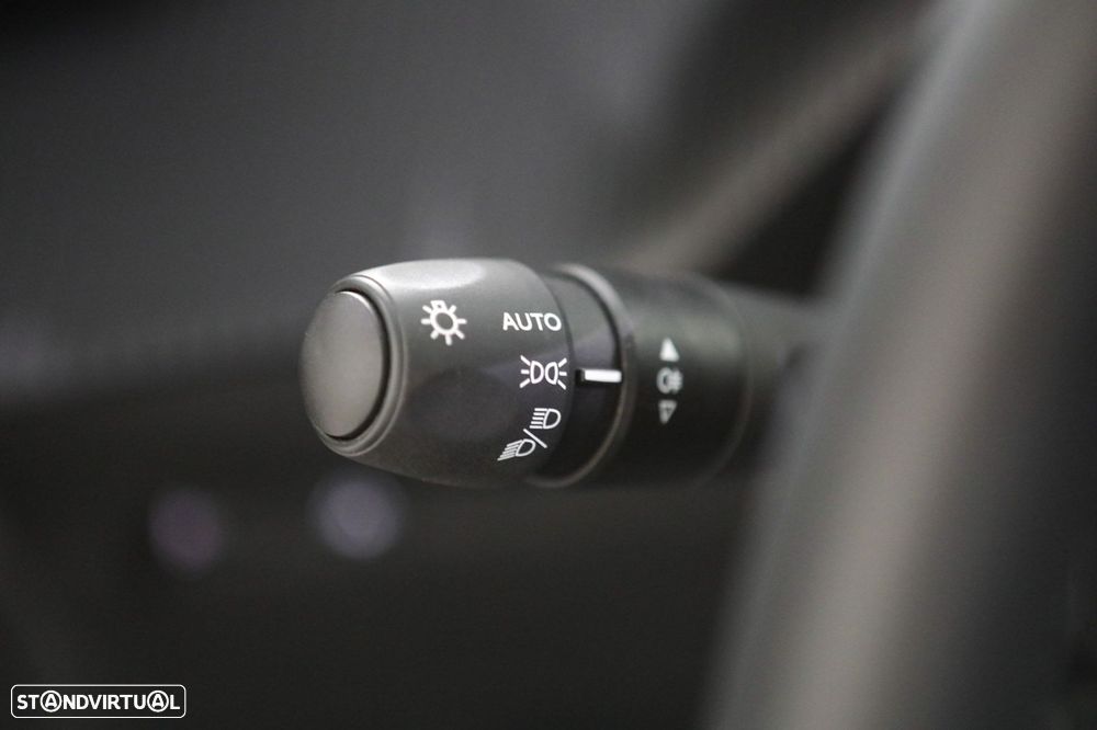 Peugeot 2008 1.2 Hybrid Allure e-DCS6 - 20