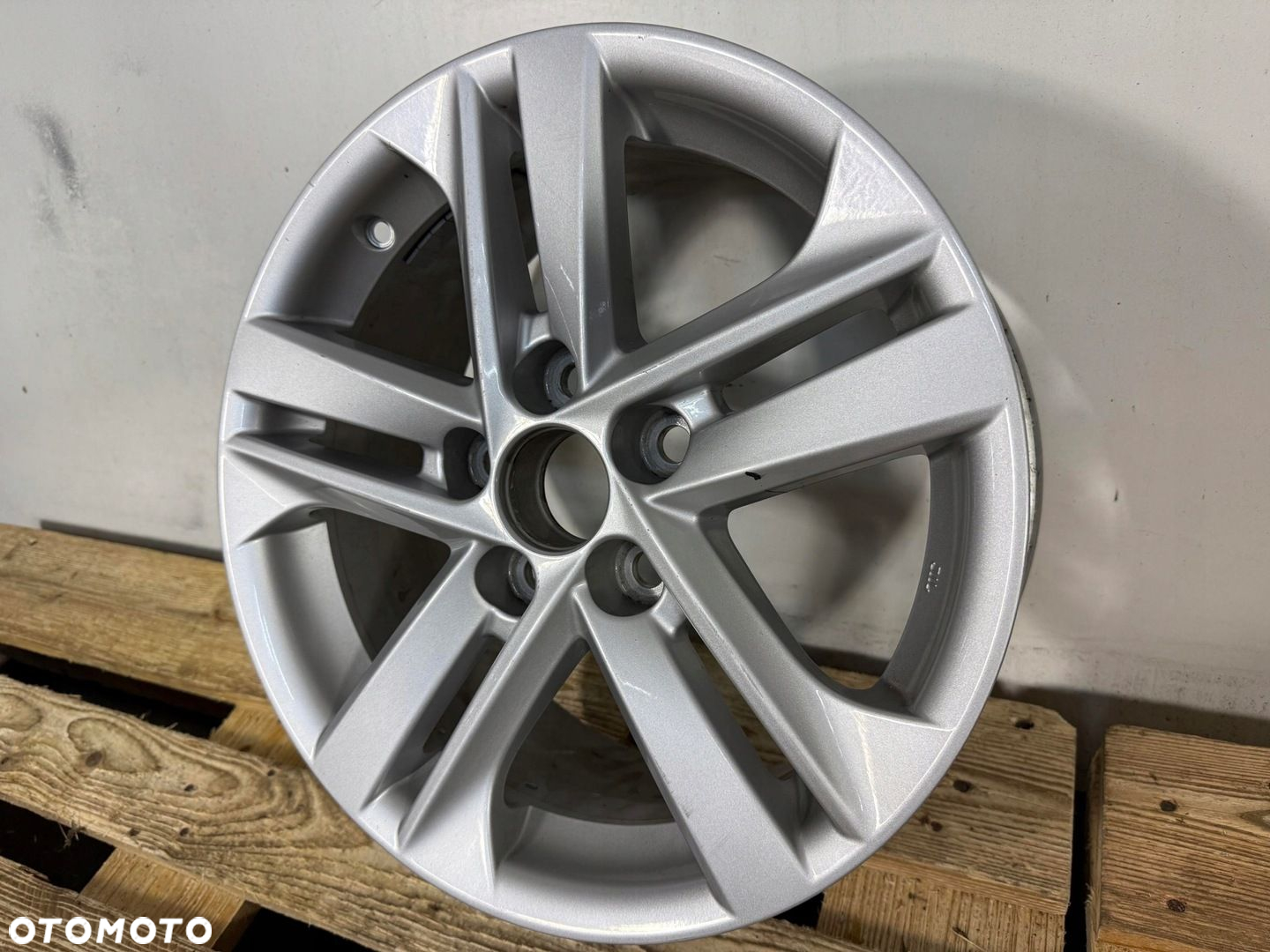 FELGA ALUMINIOWA TOYOTA COROLLA E21 16" 7.0 BJV 8418-2 CALA LADNA ORYGINALN - 2