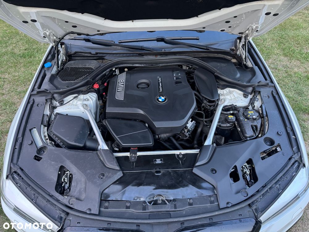 BMW Seria 5 520i M Sport sport - 23