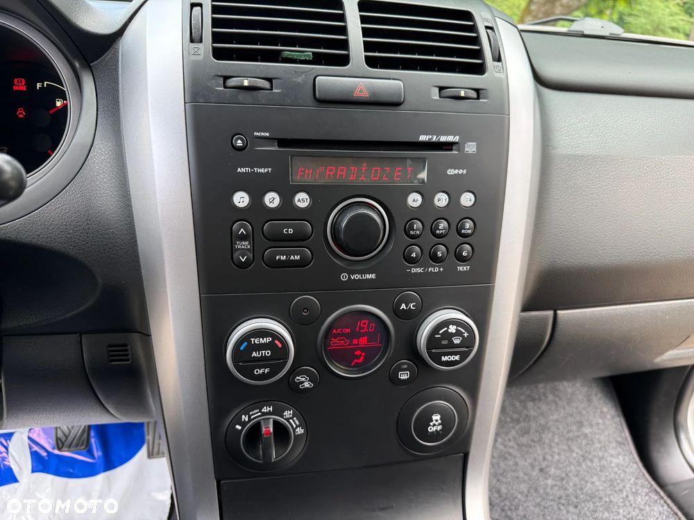 Suzuki Grand Vitara - 30